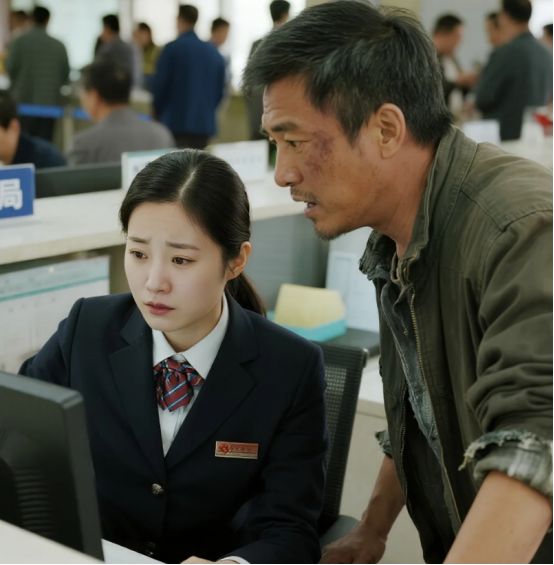 男子去窗口咨询“社保断缴”系统却显示他“